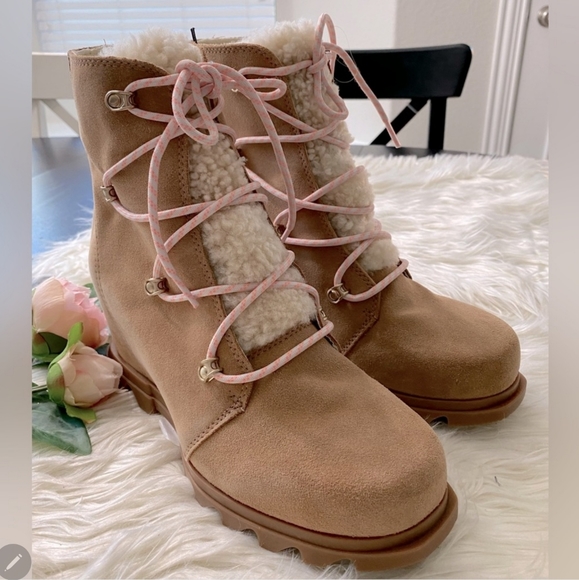 Women's Joan Of Arctic Wedge III SOREL Lace Cozy Bootie - Picture 7 of 16